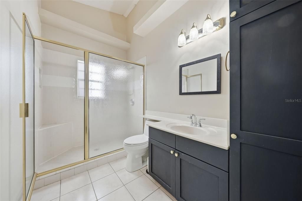 En Venta: $899,999 (5 camas, 3 baños, 3708 Pies cuadrados)