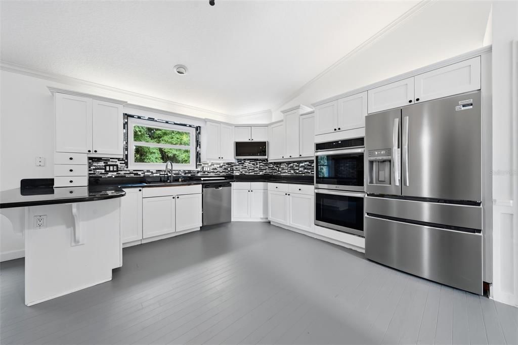 En Venta: $899,999 (5 camas, 3 baños, 3708 Pies cuadrados)