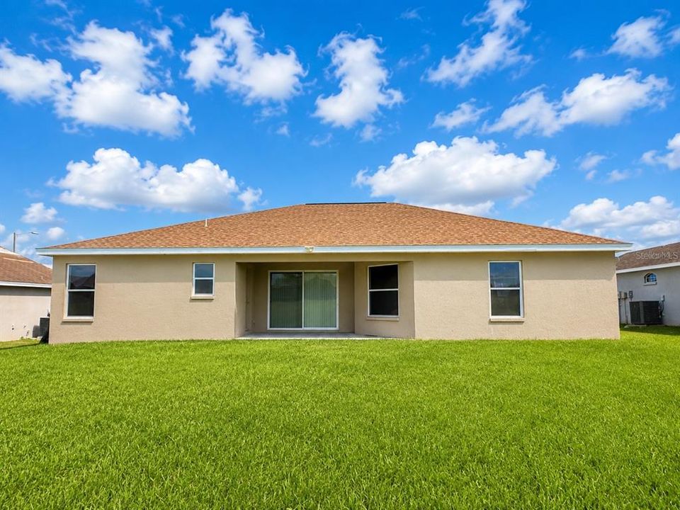 For Rent: $1,899 (4 beds, 2 baths, 1911 Square Feet)