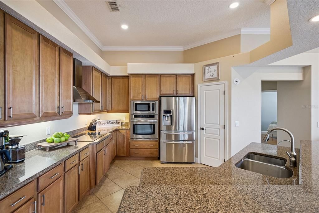 For Sale: $649,000 (4 beds, 3 baths, 2708 Square Feet)