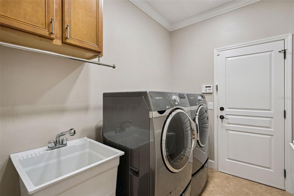 For Sale: $649,000 (4 beds, 3 baths, 2708 Square Feet)