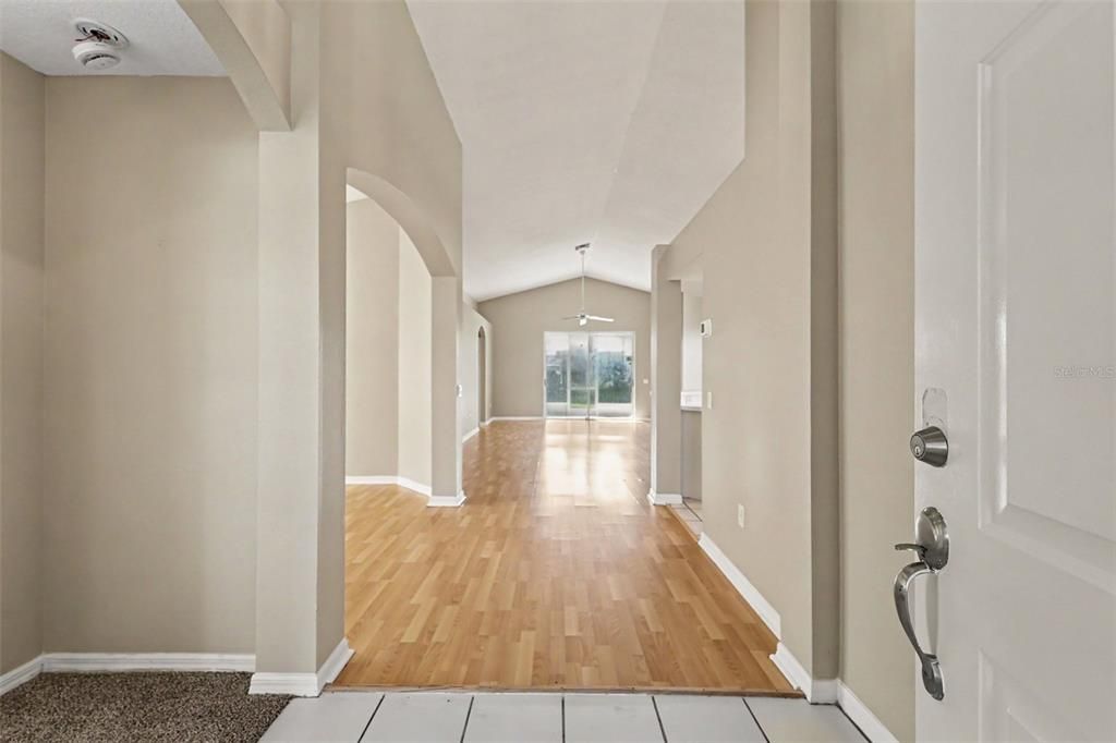 En Venta: $339,900 (4 camas, 3 baños, 1791 Pies cuadrados)