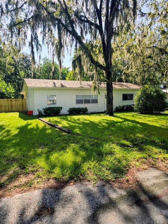 For Sale: $255,000 (3 beds, 2 baths, 1232 Square Feet)