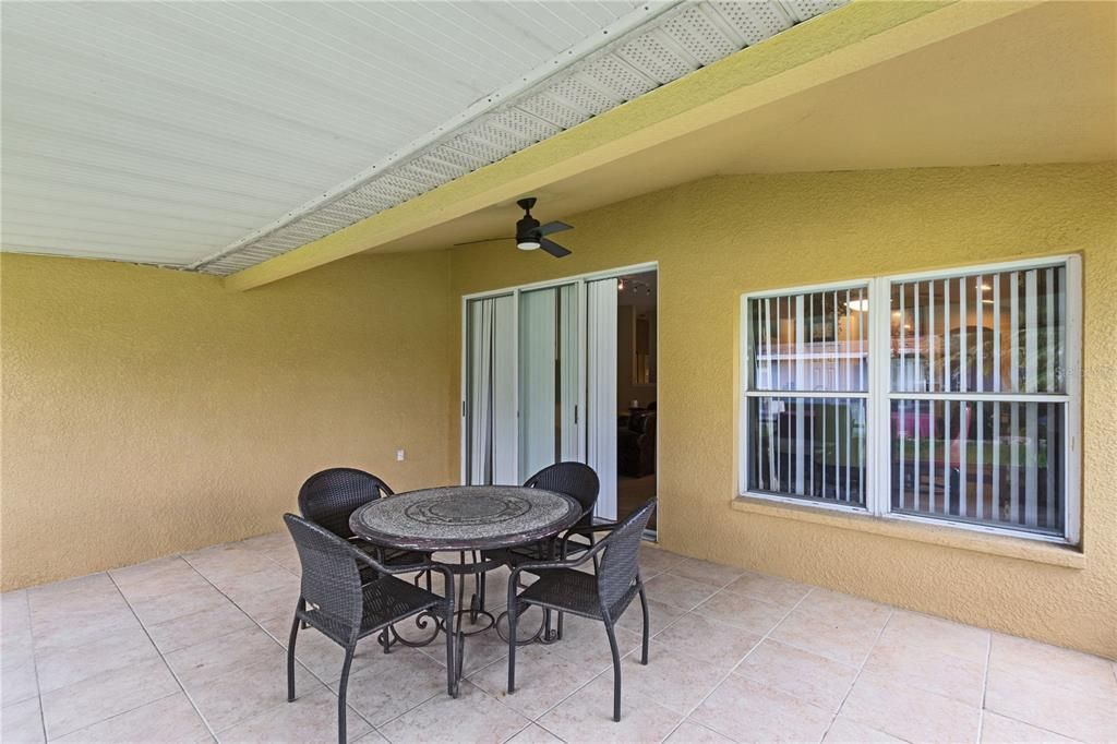 For Sale: $465,000 (4 beds, 2 baths, 2074 Square Feet)