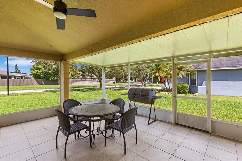 For Sale: $465,000 (4 beds, 2 baths, 2074 Square Feet)