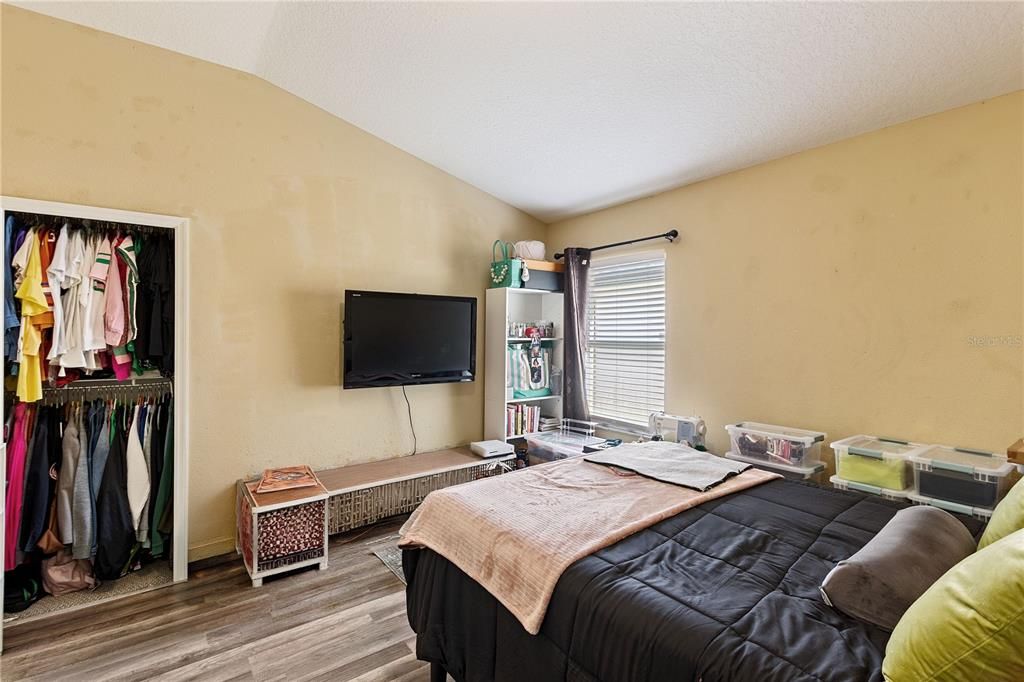 For Sale: $465,000 (4 beds, 2 baths, 2074 Square Feet)