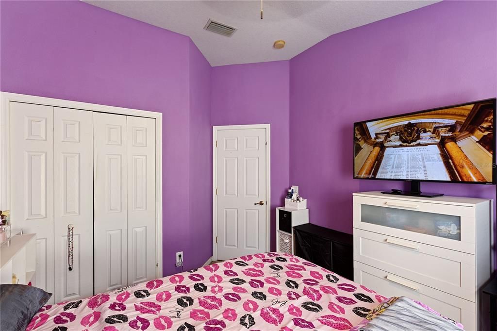 For Sale: $465,000 (4 beds, 2 baths, 2074 Square Feet)