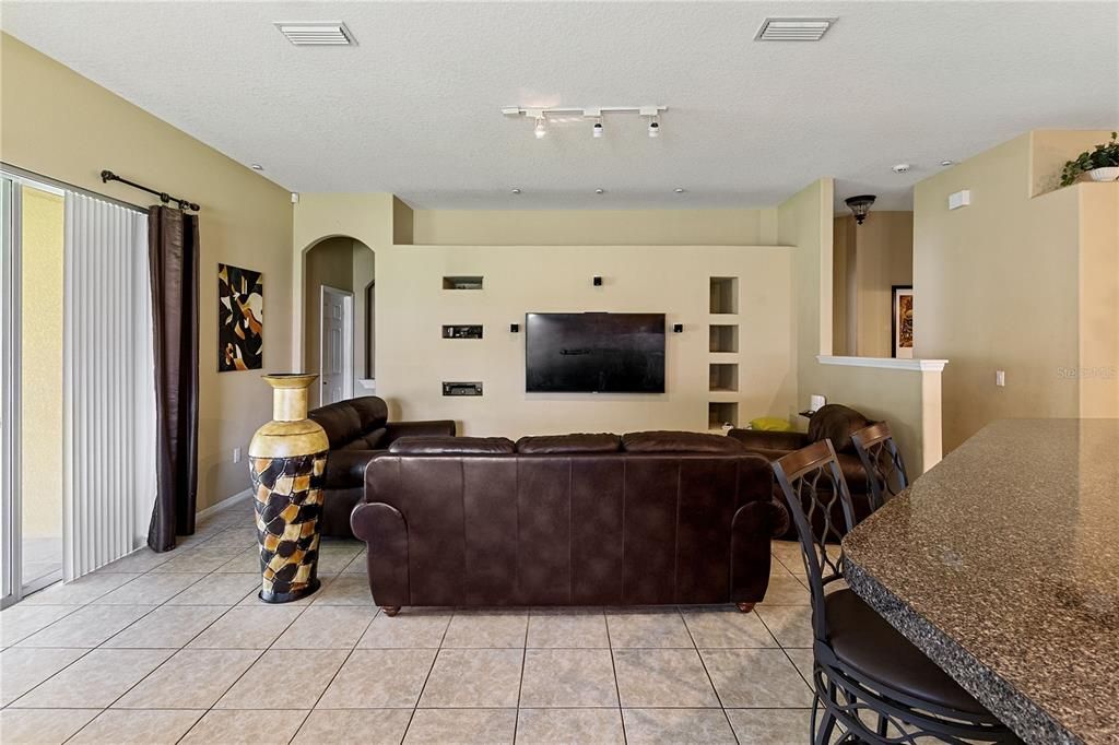 For Sale: $465,000 (4 beds, 2 baths, 2074 Square Feet)
