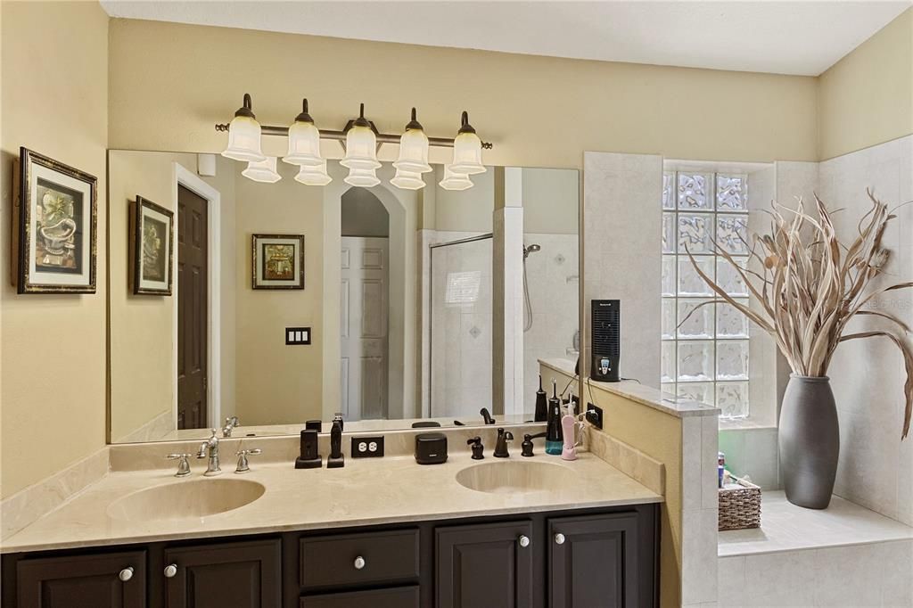 For Sale: $465,000 (4 beds, 2 baths, 2074 Square Feet)