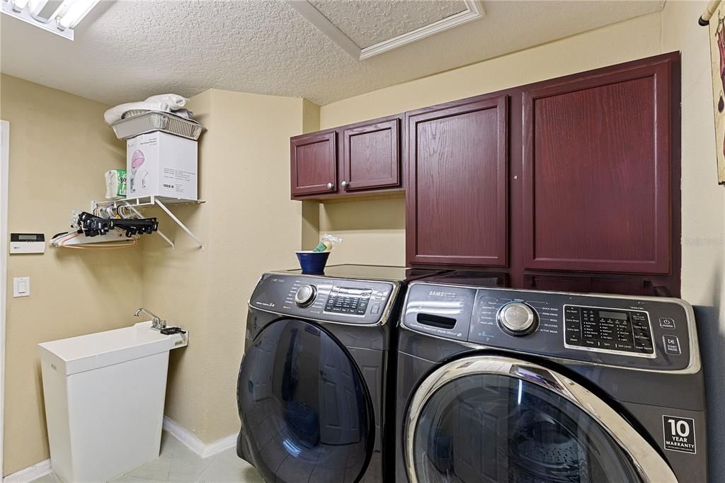 For Sale: $465,000 (4 beds, 2 baths, 2074 Square Feet)