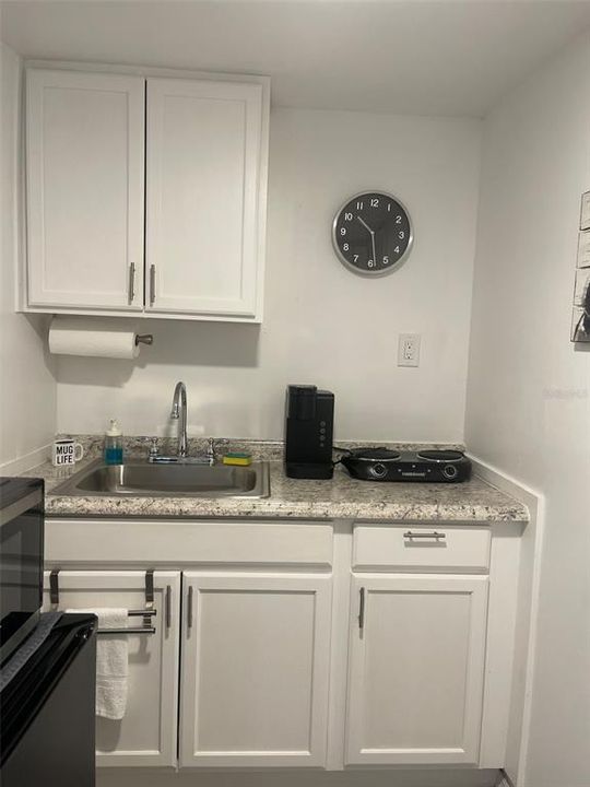 For Rent: $1,050 (0 beds, 1 baths, 300 Square Feet)