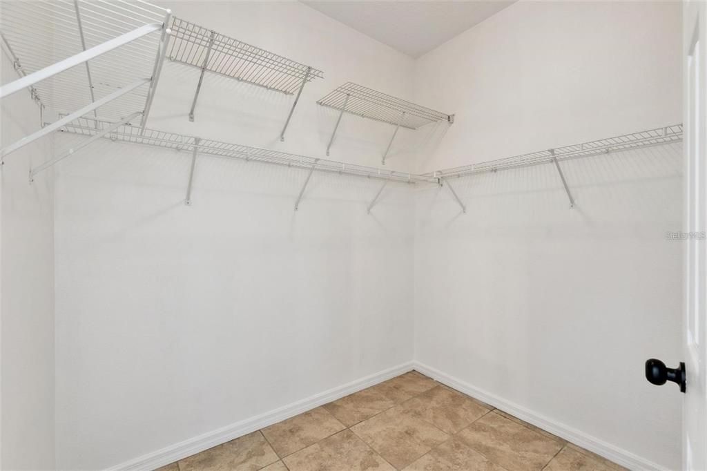 For Rent: $3,000 (3 beds, 2 baths, 1911 Square Feet)