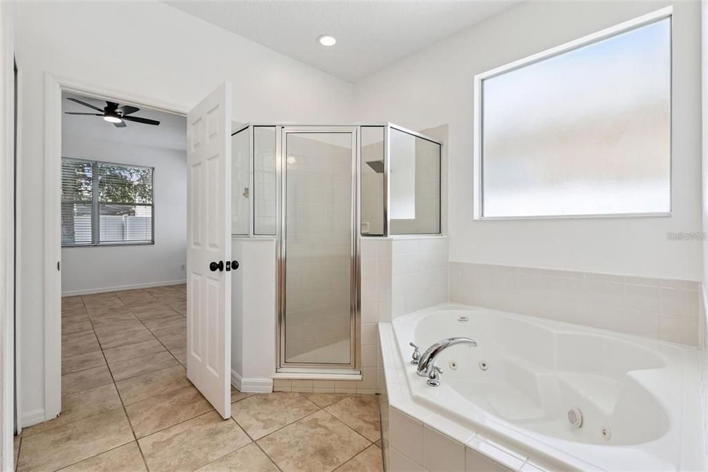 For Rent: $3,000 (3 beds, 2 baths, 1911 Square Feet)