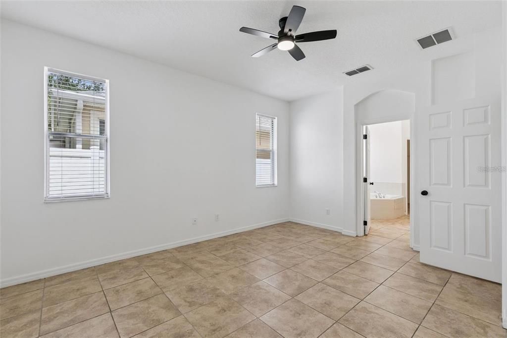 For Rent: $3,000 (3 beds, 2 baths, 1911 Square Feet)