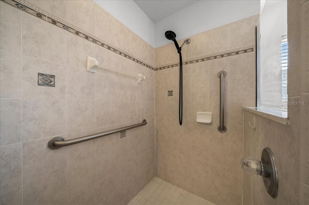En Venta: $280,000 (3 camas, 2 baños, 1903 Pies cuadrados)