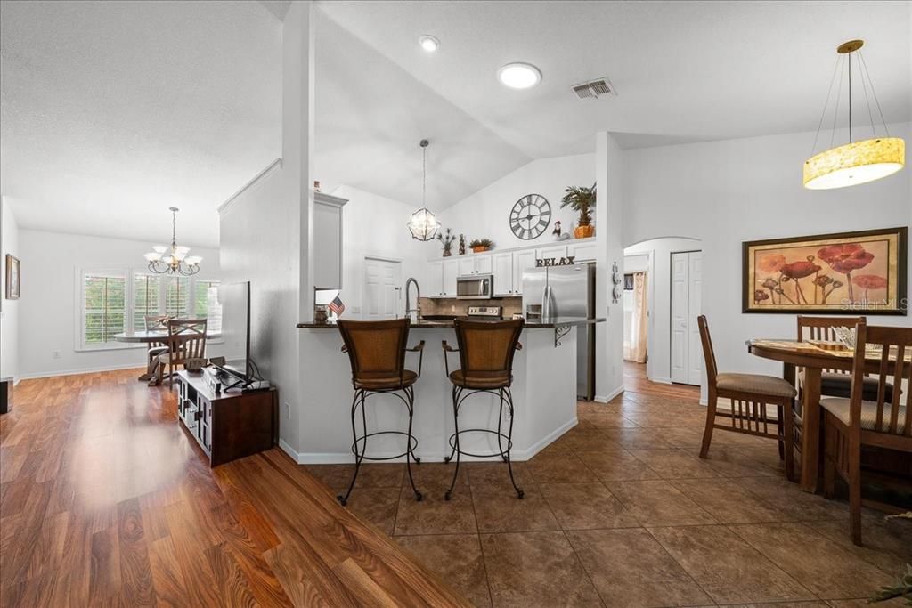 En Venta: $280,000 (3 camas, 2 baños, 1903 Pies cuadrados)