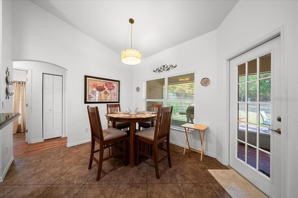 En Venta: $280,000 (3 camas, 2 baños, 1903 Pies cuadrados)
