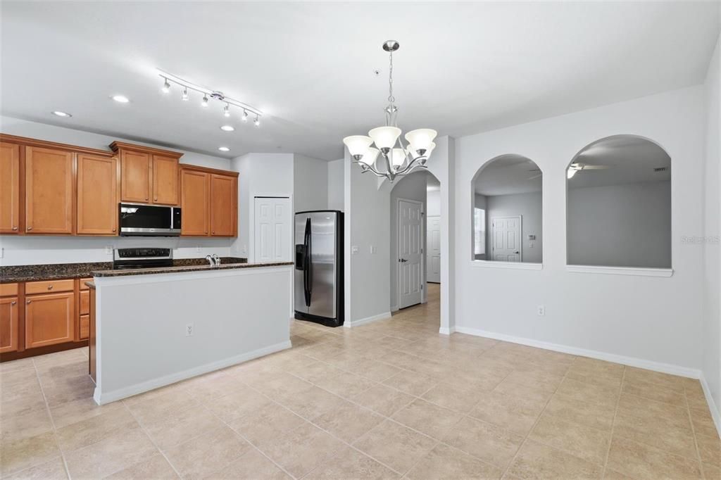 For Rent: $2,100 (3 beds, 2 baths, 1776 Square Feet)