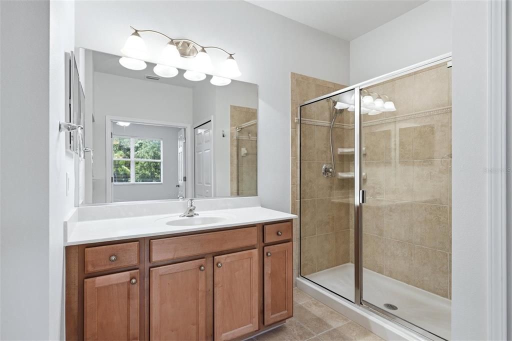 For Rent: $2,100 (3 beds, 2 baths, 1776 Square Feet)