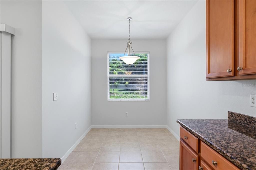 For Rent: $2,100 (3 beds, 2 baths, 1776 Square Feet)