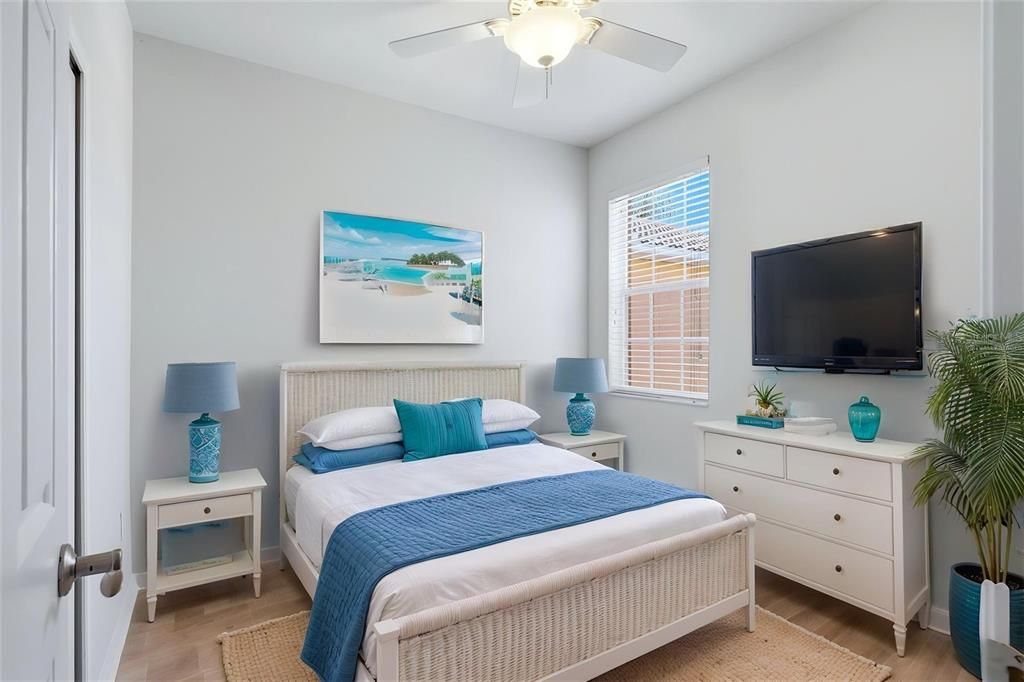 For Rent: $2,100 (3 beds, 2 baths, 1776 Square Feet)