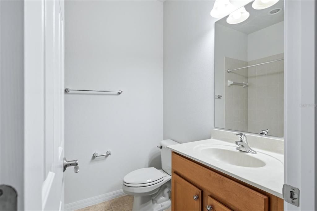For Rent: $2,100 (3 beds, 2 baths, 1776 Square Feet)
