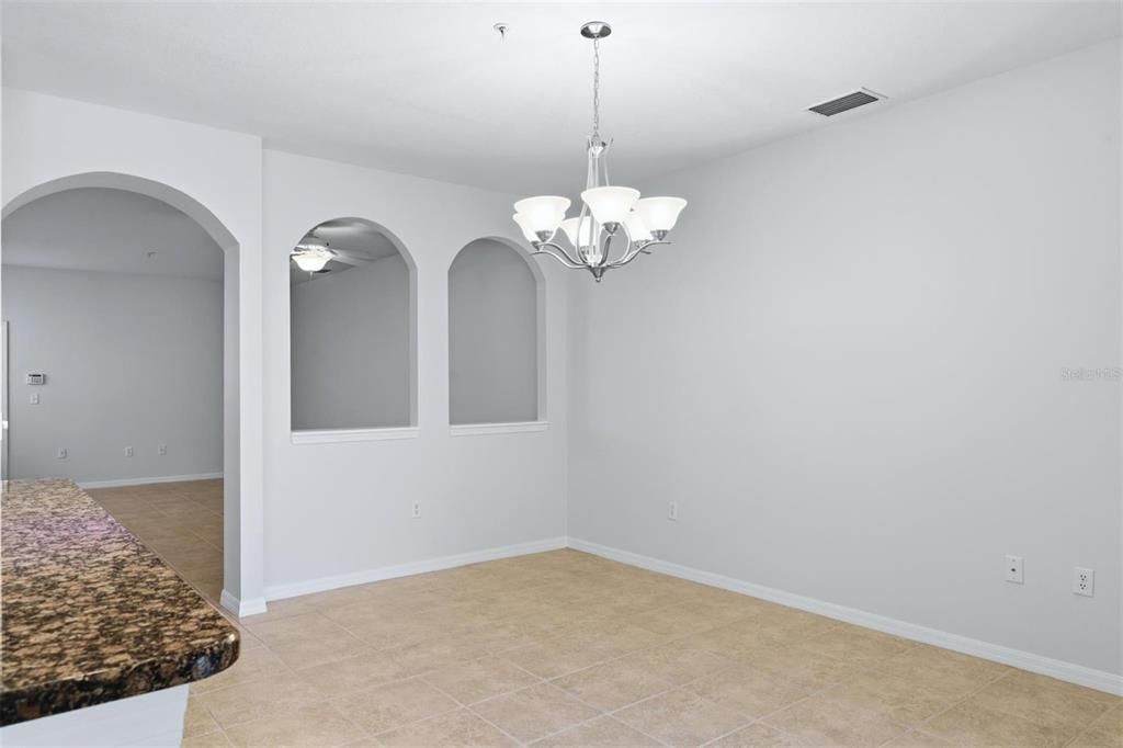 For Rent: $2,100 (3 beds, 2 baths, 1776 Square Feet)