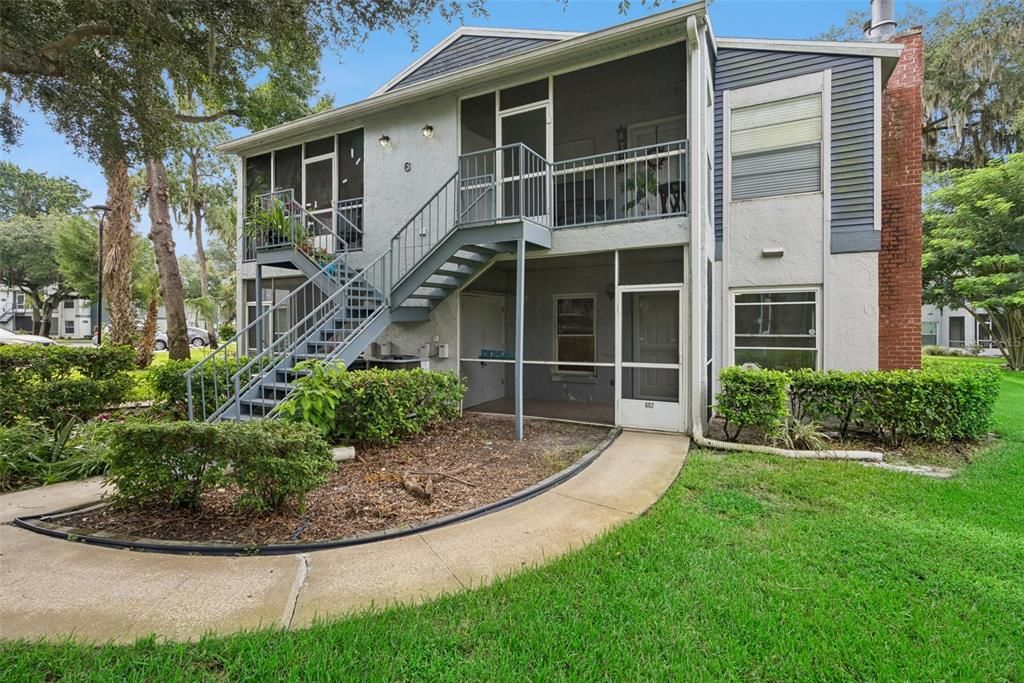 For Sale: $129,999 (2 beds, 2 baths, 912 Square Feet)