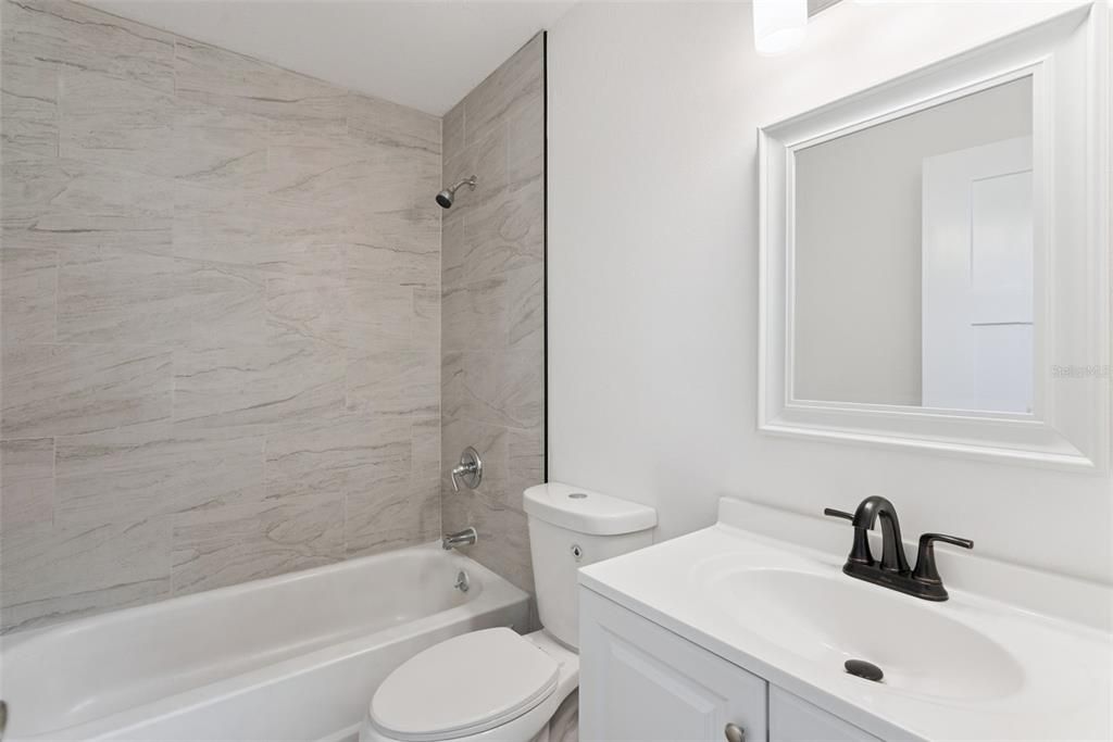 For Sale: $129,999 (2 beds, 2 baths, 912 Square Feet)