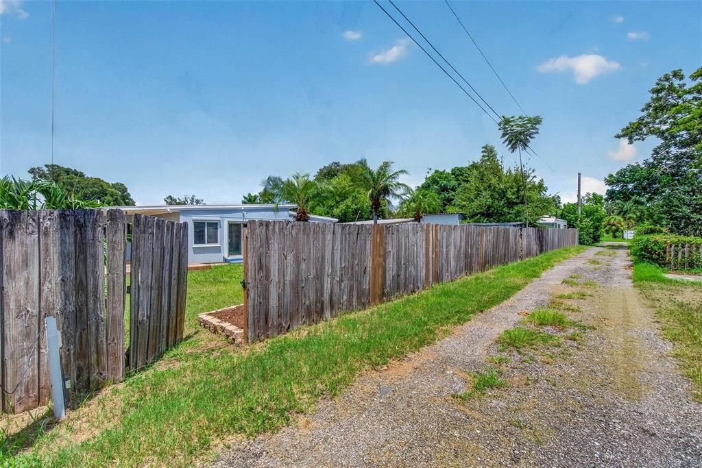На продажу: $424,900 (3 спален, 2 ванн, 1386 Квадратных фут)