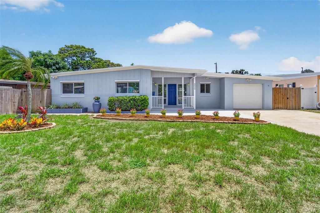 На продажу: $424,900 (3 спален, 2 ванн, 1386 Квадратных фут)