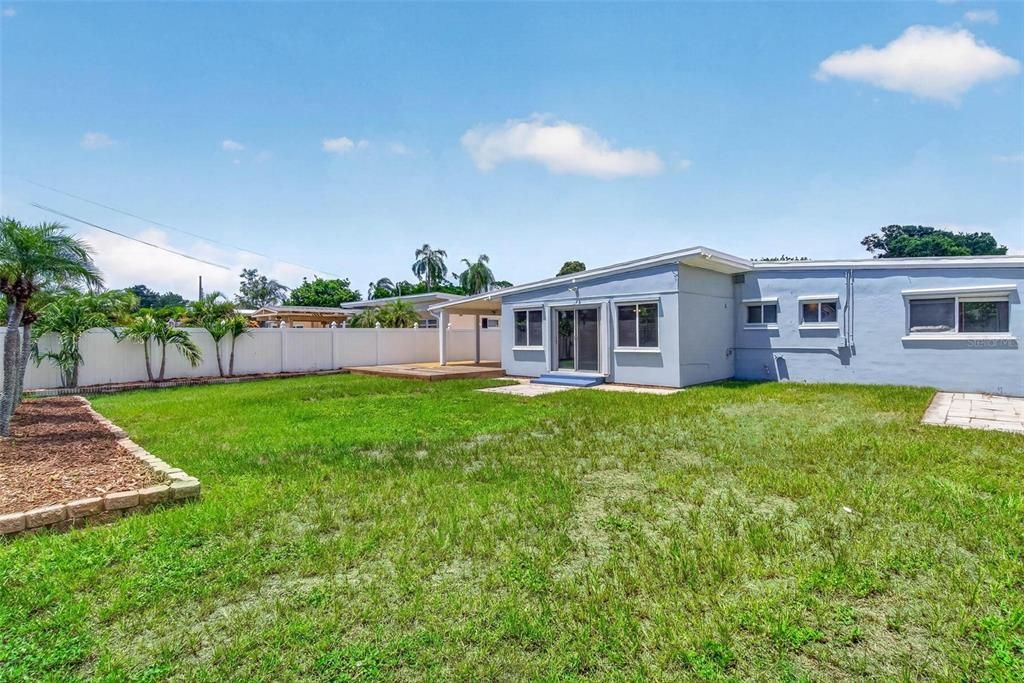 На продажу: $424,900 (3 спален, 2 ванн, 1386 Квадратных фут)