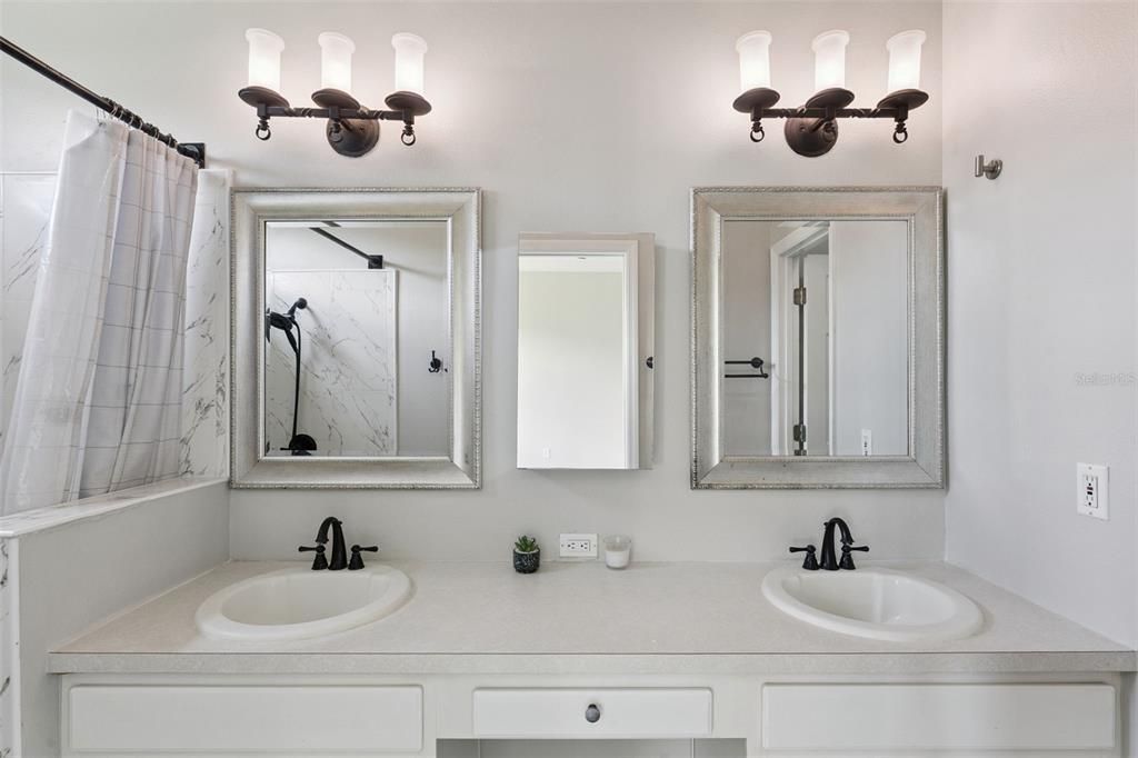 For Sale: $499,000 (3 beds, 2 baths, 1393 Square Feet)