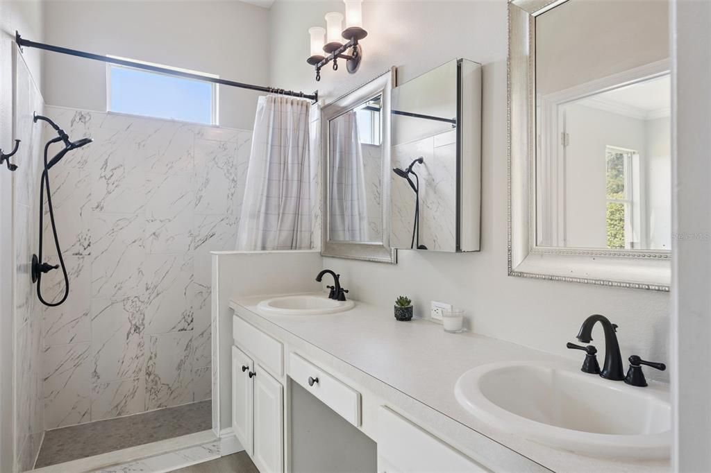 For Sale: $499,000 (3 beds, 2 baths, 1393 Square Feet)