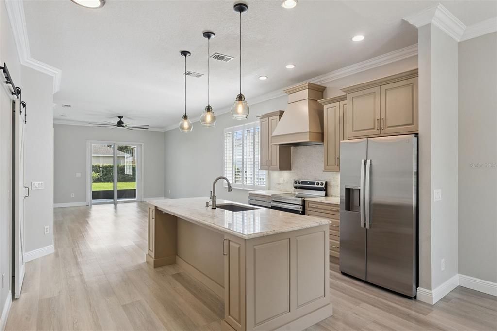 For Sale: $499,000 (3 beds, 2 baths, 1393 Square Feet)