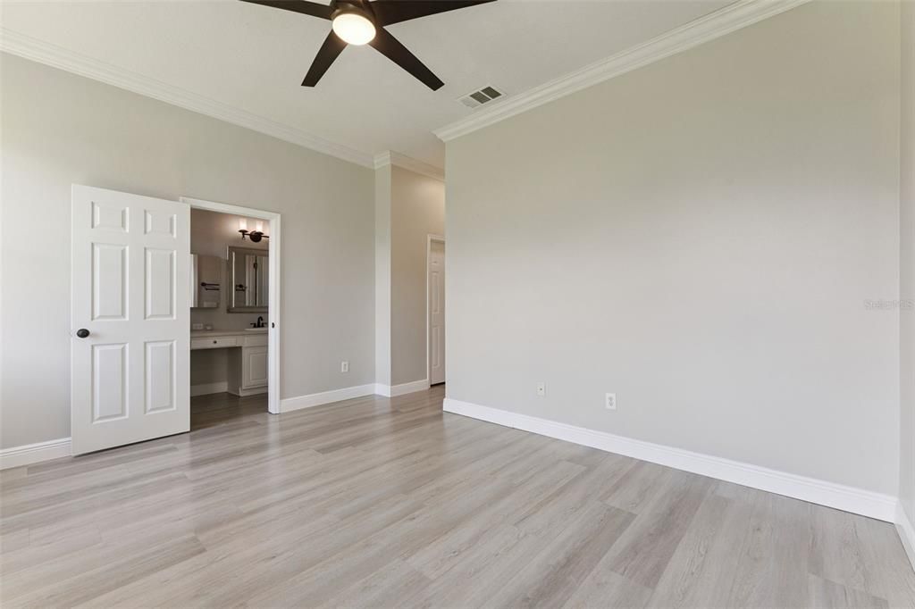 For Sale: $499,000 (3 beds, 2 baths, 1393 Square Feet)
