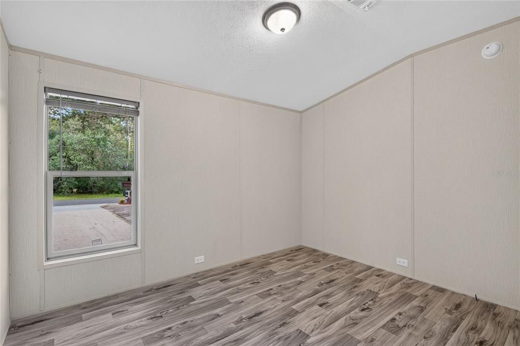 На продажу: $198,888 (3 спален, 2 ванн, 1068 Квадратных фут)