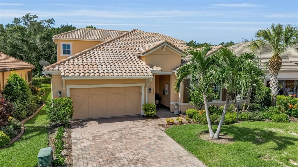 For Sale: $914,900 (5 beds, 3 baths, 3375 Square Feet)