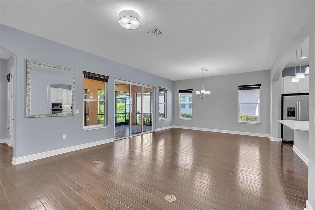 For Sale: $914,900 (5 beds, 3 baths, 3375 Square Feet)