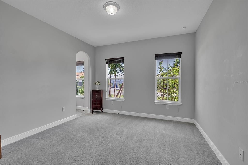 For Sale: $914,900 (5 beds, 3 baths, 3375 Square Feet)