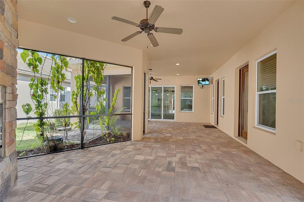 For Sale: $914,900 (5 beds, 3 baths, 3375 Square Feet)