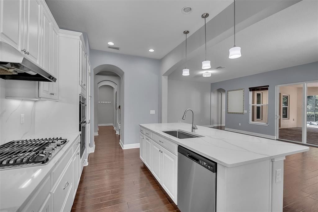 For Sale: $914,900 (5 beds, 3 baths, 3375 Square Feet)