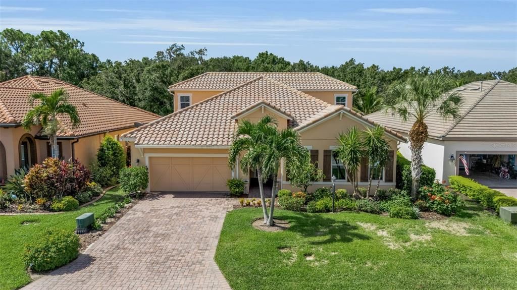 For Sale: $914,900 (5 beds, 3 baths, 3375 Square Feet)