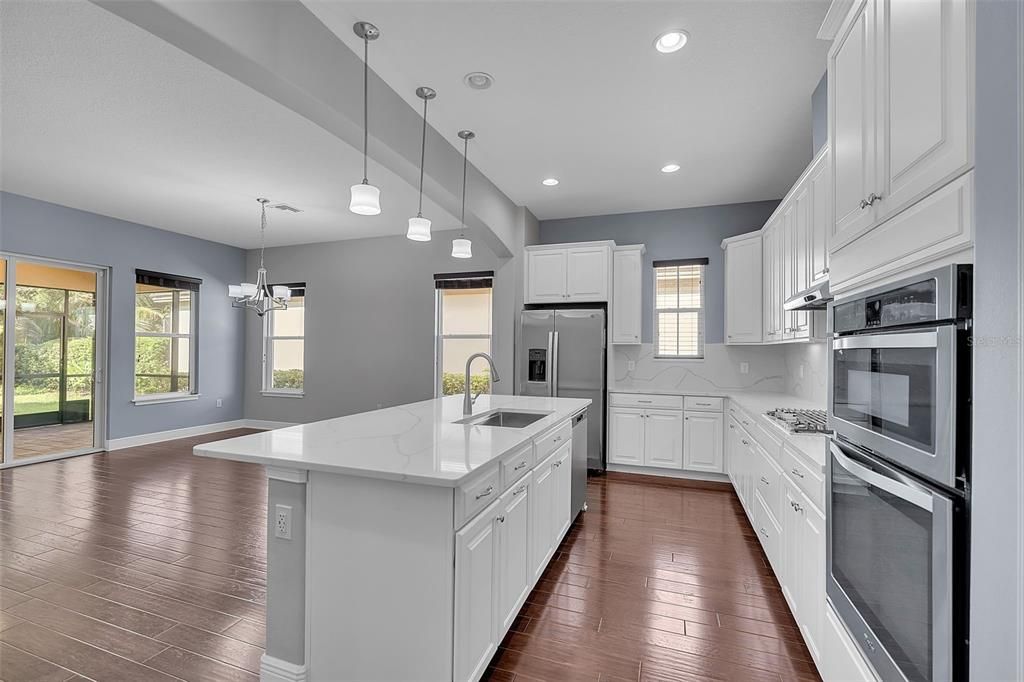 For Sale: $914,900 (5 beds, 3 baths, 3375 Square Feet)
