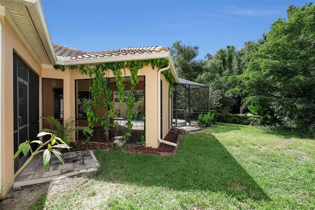 For Sale: $914,900 (5 beds, 3 baths, 3375 Square Feet)