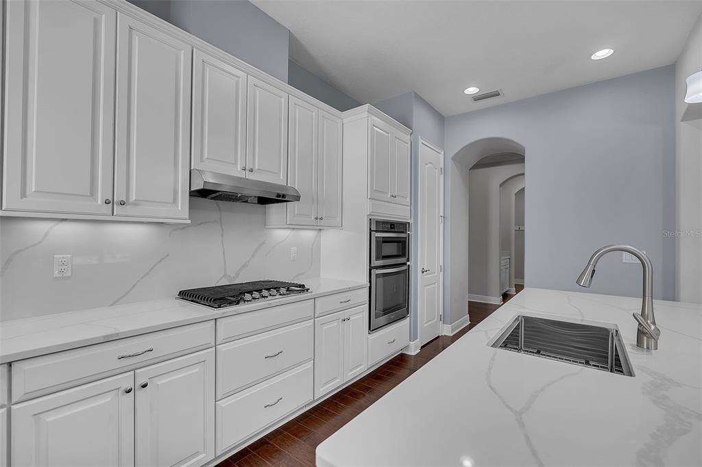 For Sale: $914,900 (5 beds, 3 baths, 3375 Square Feet)