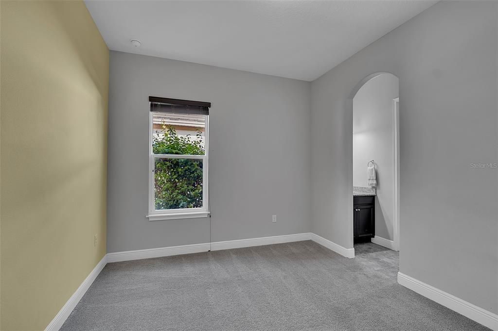 For Sale: $914,900 (5 beds, 3 baths, 3375 Square Feet)