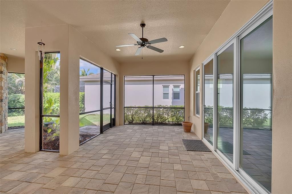 For Sale: $914,900 (5 beds, 3 baths, 3375 Square Feet)