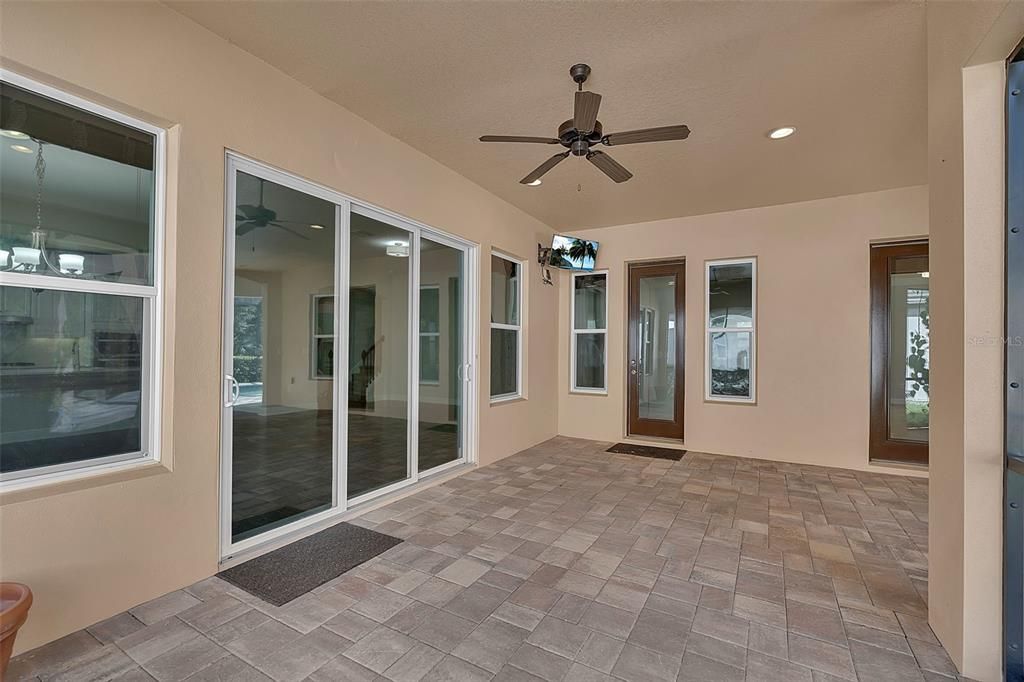 For Sale: $914,900 (5 beds, 3 baths, 3375 Square Feet)