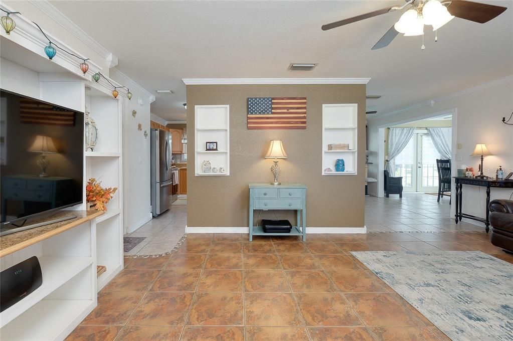 На продажу: $299,000 (2 спален, 2 ванн, 1344 Квадратных фут)